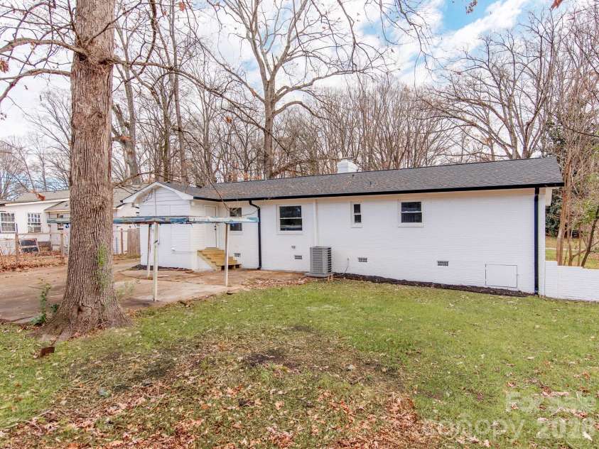 2025 Birchcrest Drive, Charlotte, NC 28205.  MLS# CAR4355649, YatesRealty ID 6110. 