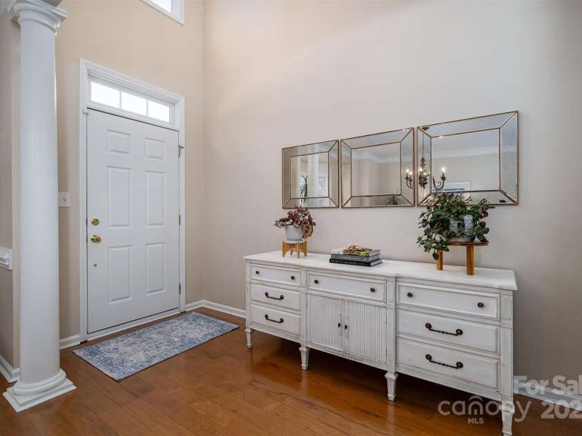 133 Castaway Trail, Mooresville, NC 28117.  MLS# CAR4216721, YatesRealty ID 6111. Foyer entry
