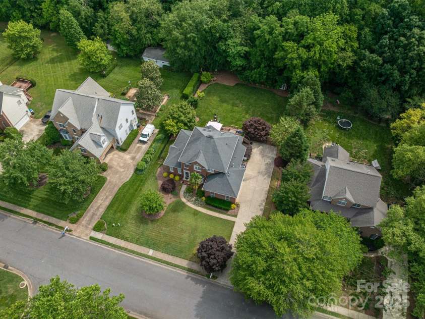 133 Castaway Trail, Mooresville, NC 28117.  MLS# CAR4216721, YatesRealty ID 6111. Plenty of elbow room here!