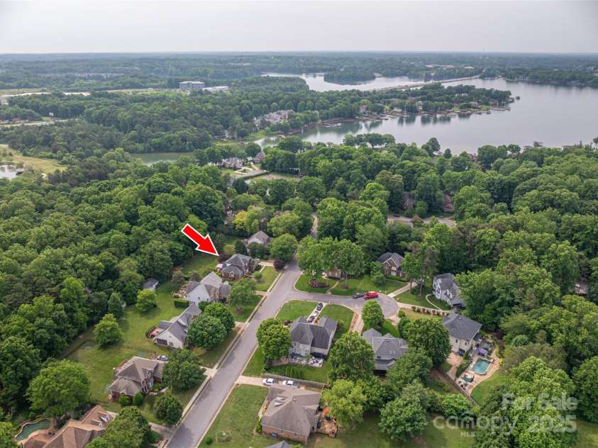 133 Castaway Trail, Mooresville, NC 28117.  MLS# CAR4216721, YatesRealty ID 6111. So close to Lake Norman and community launch