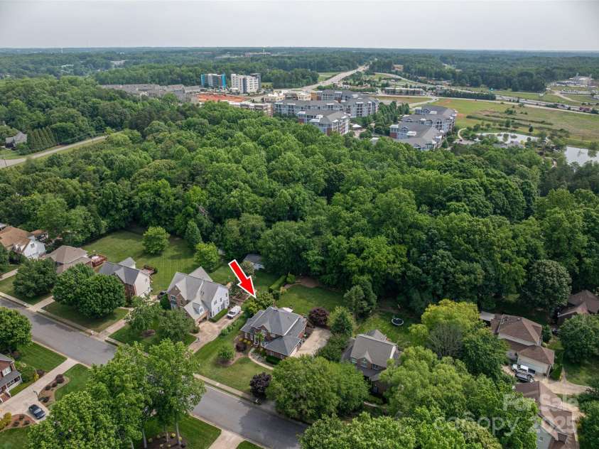 133 Castaway Trail, Mooresville, NC 28117.  MLS# CAR4216721, YatesRealty ID 6111. Spacious and lush lot