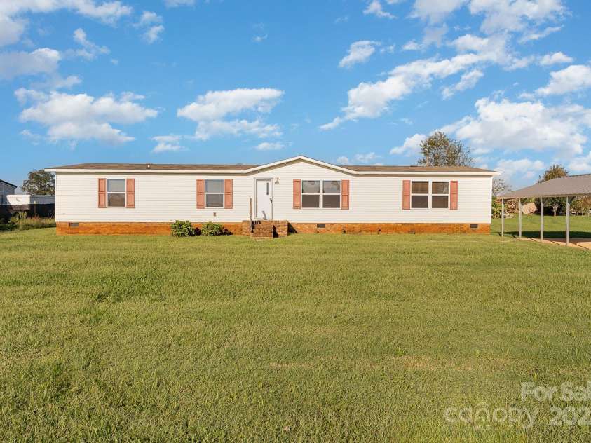 408 Silk And Tassel Row, Cleveland, NC 27013.  MLS# CAR4187606, YatesRealty ID 6112. 4 beds/2 baths