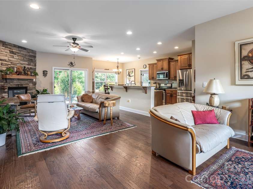 5 Pacifico Drive, Asheville, NC 28806.  MLS# CAR4351918, YatesRealty ID 6112. 