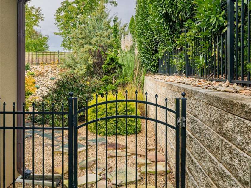 5 Pacifico Drive, Asheville, NC 28806.  MLS# CAR4351918, YatesRealty ID 6112. 