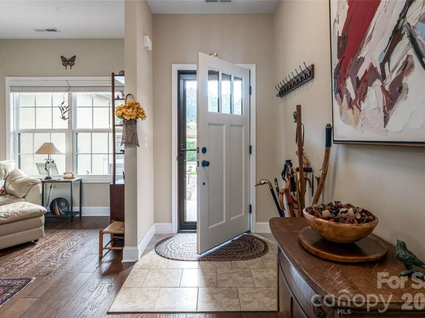 5 Pacifico Drive, Asheville, NC 28806.  MLS# CAR4351918, YatesRealty ID 6112. 