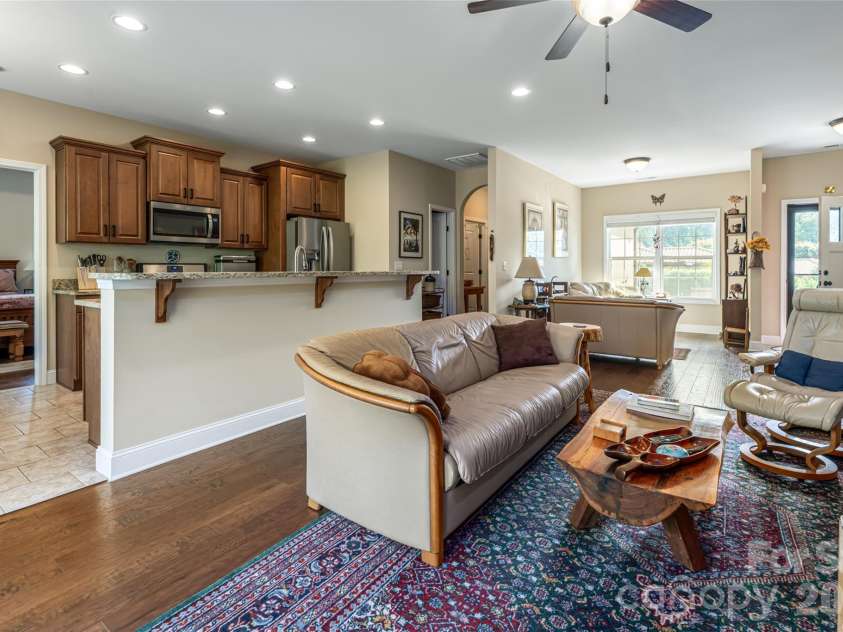 5 Pacifico Drive, Asheville, NC 28806.  MLS# CAR4351918, YatesRealty ID 6112. 