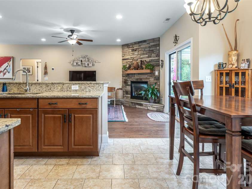 5 Pacifico Drive, Asheville, NC 28806.  MLS# CAR4351918, YatesRealty ID 6112. 