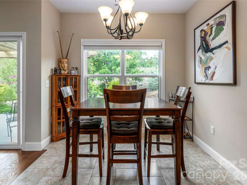5 Pacifico Drive, Asheville, NC 28806.  MLS# CAR4351918, YatesRealty ID 6112. 