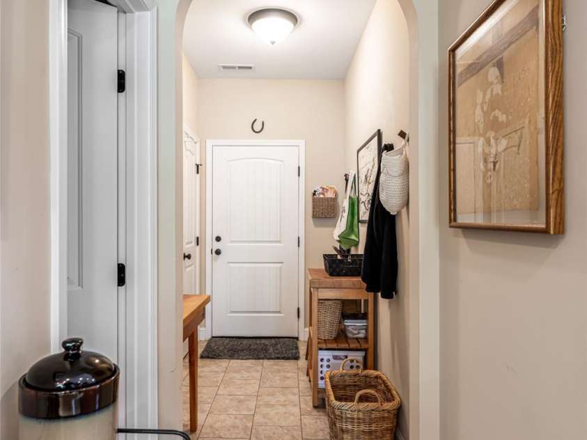 5 Pacifico Drive, Asheville, NC 28806.  MLS# CAR4351918, YatesRealty ID 6112. 