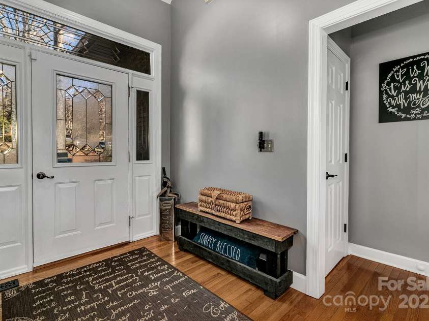 1129 New Castle Court, Asheville, NC 28803.  MLS# CAR4215366, YatesRealty ID 6113. 