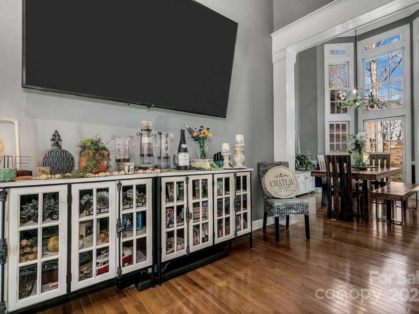 1129 New Castle Court, Asheville, NC 28803.  MLS# CAR4215366, YatesRealty ID 6113. 