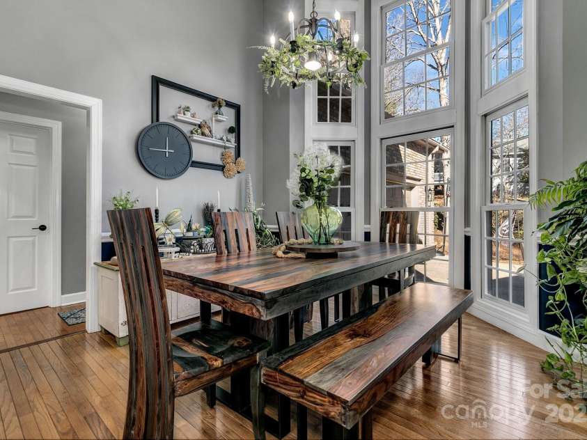 1129 New Castle Court, Asheville, NC 28803.  MLS# CAR4215366, YatesRealty ID 6113. 