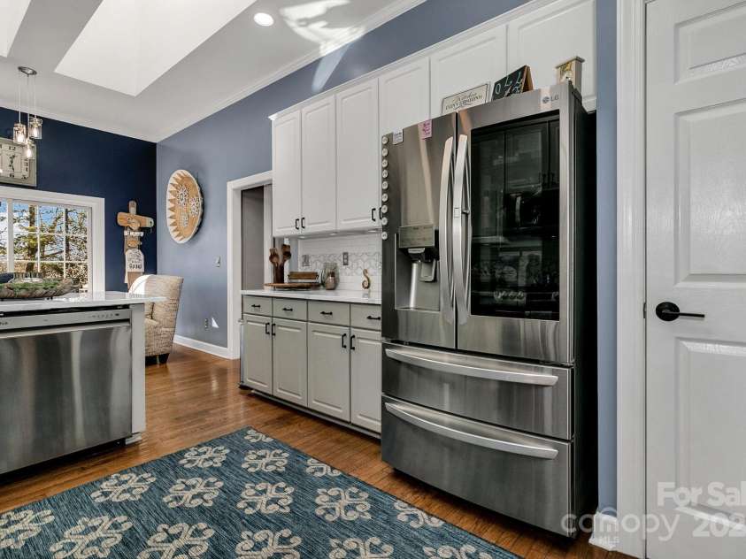 1129 New Castle Court, Asheville, NC 28803.  MLS# CAR4215366, YatesRealty ID 6113. 