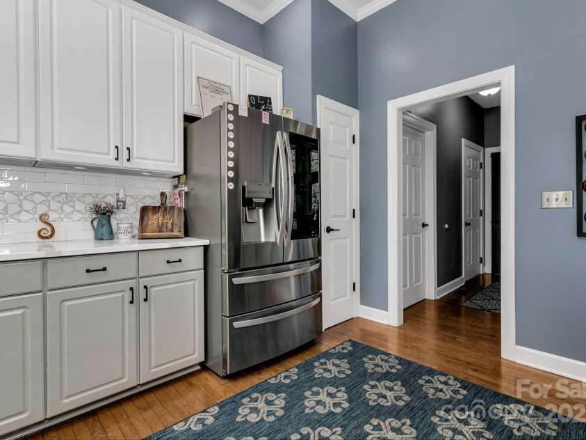 1129 New Castle Court, Asheville, NC 28803.  MLS# CAR4215366, YatesRealty ID 6113. 