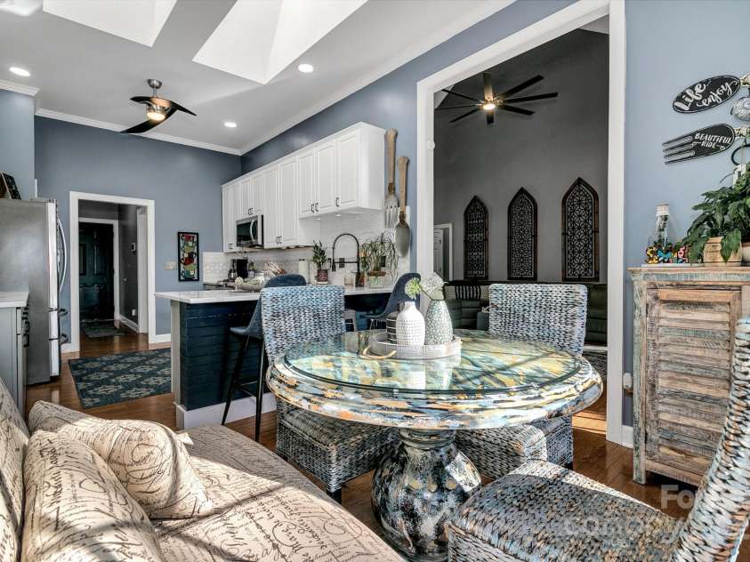 1129 New Castle Court, Asheville, NC 28803.  MLS# CAR4215366, YatesRealty ID 6113. 