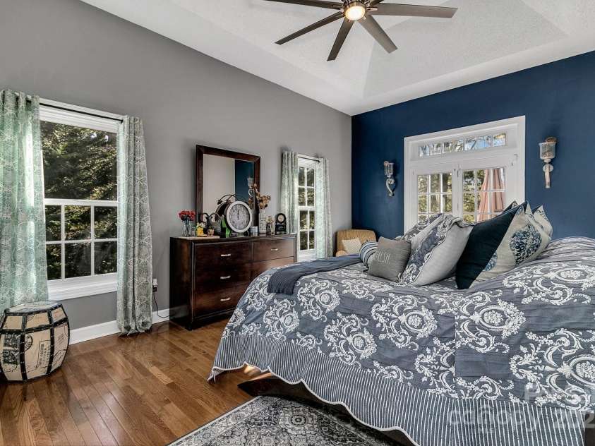 1129 New Castle Court, Asheville, NC 28803.  MLS# CAR4215366, YatesRealty ID 6113. 