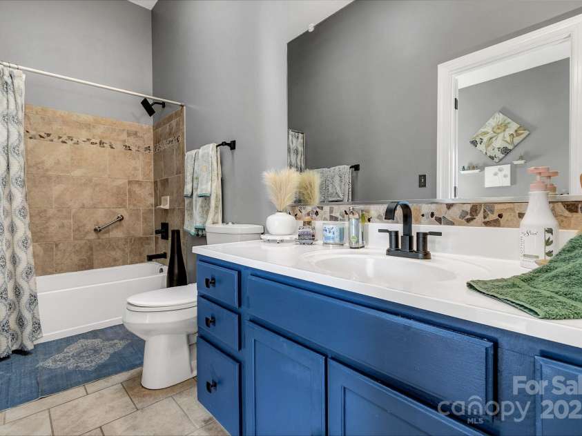 1129 New Castle Court, Asheville, NC 28803.  MLS# CAR4215366, YatesRealty ID 6113. 