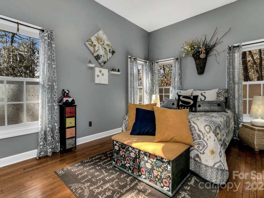 1129 New Castle Court, Asheville, NC 28803.  MLS# CAR4215366, YatesRealty ID 6113. 