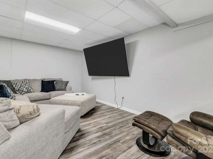 1129 New Castle Court, Asheville, NC 28803.  MLS# CAR4215366, YatesRealty ID 6113. 