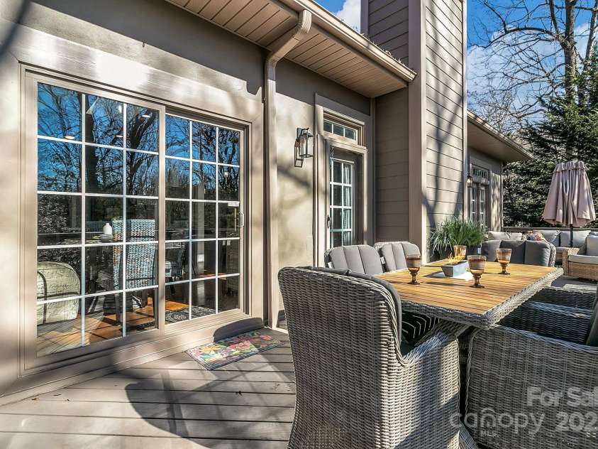 1129 New Castle Court, Asheville, NC 28803.  MLS# CAR4215366, YatesRealty ID 6113. 