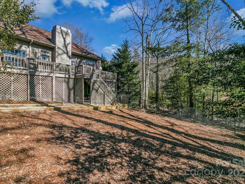 1129 New Castle Court, Asheville, NC 28803.  MLS# CAR4215366, YatesRealty ID 6113. 