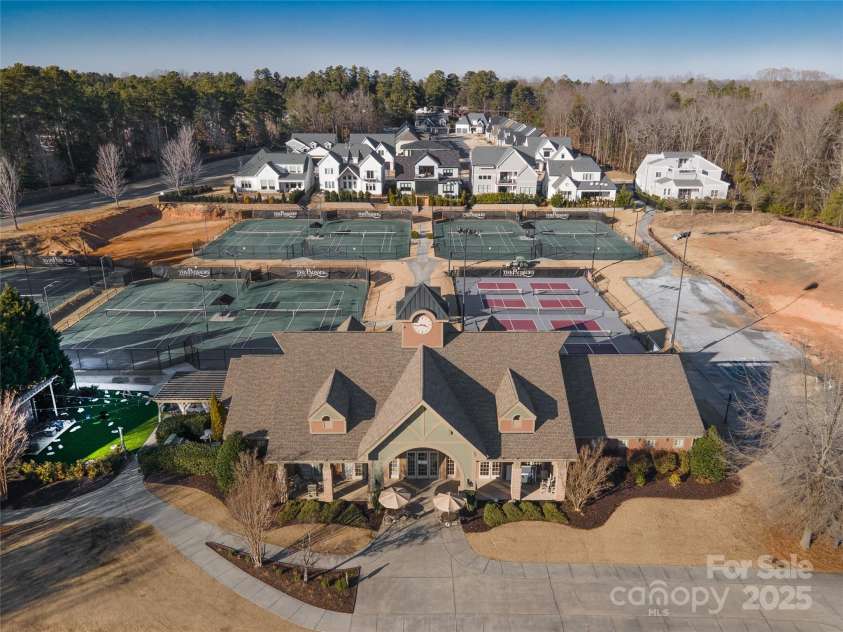 15035 Batteliere Drive, Charlotte, NC 28278.  MLS# CAR4228865, YatesRealty ID 6114. 