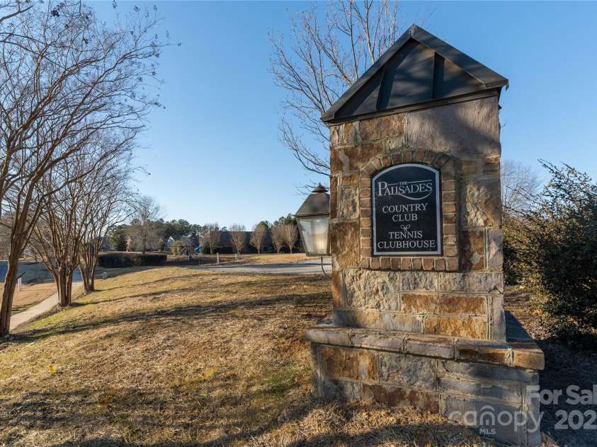 15035 Batteliere Drive, Charlotte, NC 28278.  MLS# CAR4228865, YatesRealty ID 6114. Social Membership included to The Palisades Country Club. May upgrade to Golf Membership if desired.
