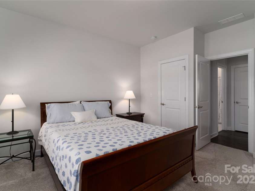 15035 Batteliere Drive, Charlotte, NC 28278.  MLS# CAR4228865, YatesRealty ID 6114. Spacious secondary bedroom.