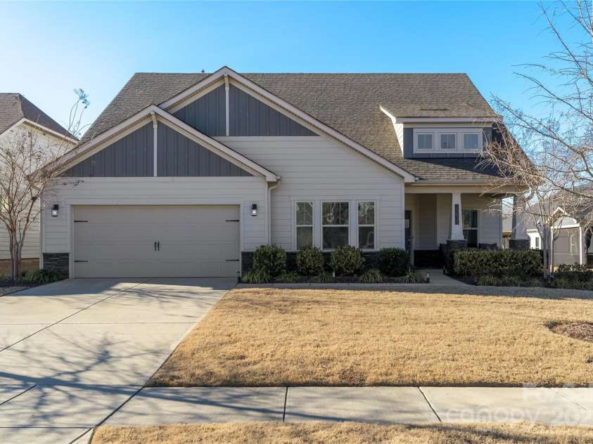 15035 Batteliere Drive, Charlotte, NC 28278.  MLS# CAR4228865, YatesRealty ID 6114. Welcome Home!