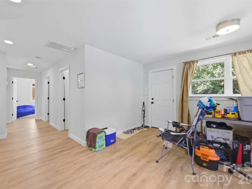9215 Old Moores Chapel Road, Charlotte, NC 28214.  MLS# CAR4353624, YatesRealty ID 6114. 