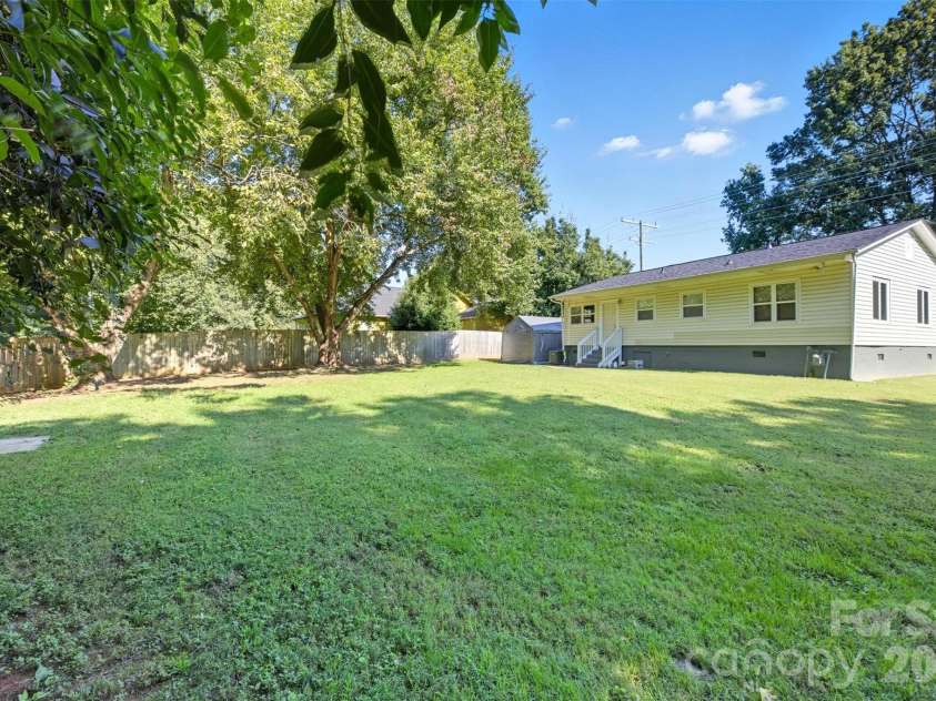 9215 Old Moores Chapel Road, Charlotte, NC 28214.  MLS# CAR4353624, YatesRealty ID 6114. 