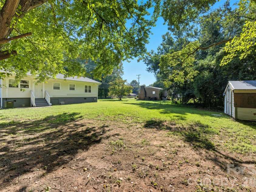 9215 Old Moores Chapel Road, Charlotte, NC 28214.  MLS# CAR4353624, YatesRealty ID 6114. 