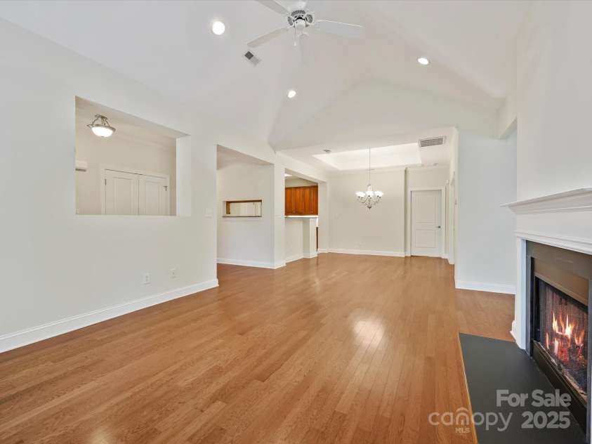 1910 Mezzo Court, Matthews, NC 28105.  MLS# CAR4245911, YatesRealty ID 6115. Very neutral move-in ready tones