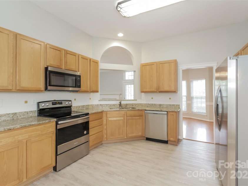 4409 Lenox Hill Place, Charlotte, NC 28269.  MLS# CAR4260895, YatesRealty ID 6115. 