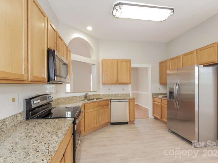 4409 Lenox Hill Place, Charlotte, NC 28269.  MLS# CAR4260895, YatesRealty ID 6115. 
