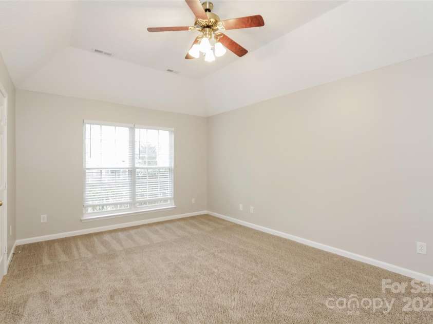 4409 Lenox Hill Place, Charlotte, NC 28269.  MLS# CAR4260895, YatesRealty ID 6115. 