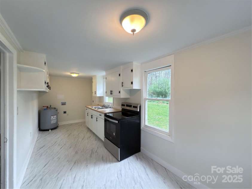 512 Hall Street, Salisbury, NC 28144.  MLS# CAR4241484, YatesRealty ID 6116. 