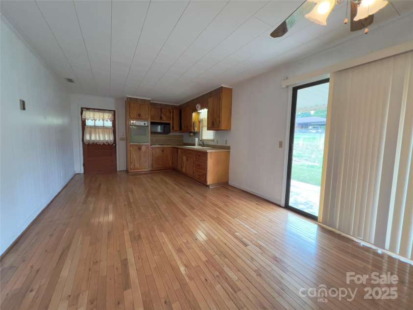 2348 Lenoir Drive, Lenoir, NC 28645.  MLS# CAR4243082, YatesRealty ID 6117. 