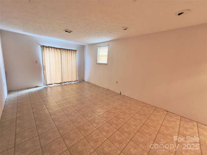 2348 Lenoir Drive, Lenoir, NC 28645.  MLS# CAR4243082, YatesRealty ID 6117. 