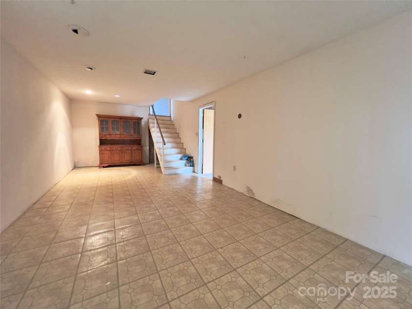 2348 Lenoir Drive, Lenoir, NC 28645.  MLS# CAR4243082, YatesRealty ID 6117. 