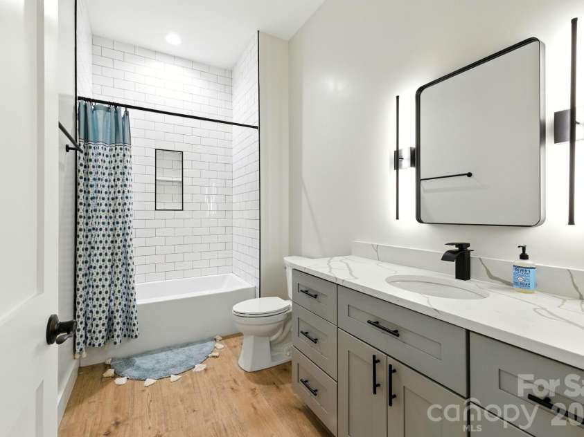 939 Rocky Mountain Road, Lake Toxaway, NC 28747.  MLS# CAR4279855, YatesRealty ID 6117. Second bath