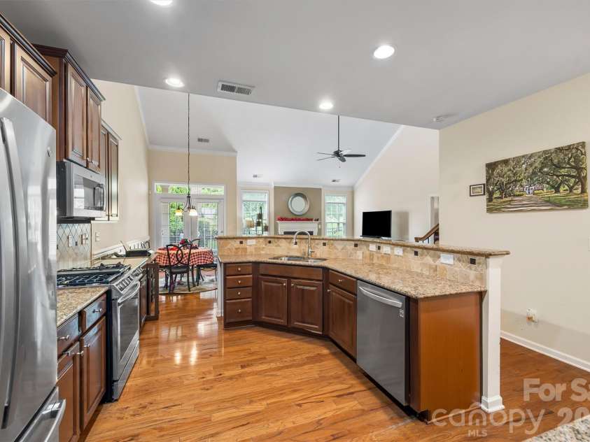 1914 Colony Line Court, Charlotte, NC 28210.  MLS# CAR4350441, YatesRealty ID 6119. 