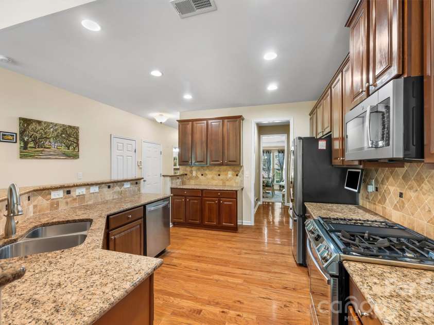1914 Colony Line Court, Charlotte, NC 28210.  MLS# CAR4350441, YatesRealty ID 6119. 