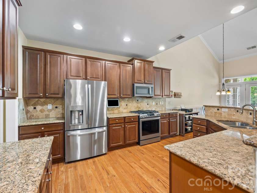 1914 Colony Line Court, Charlotte, NC 28210.  MLS# CAR4350441, YatesRealty ID 6119. 