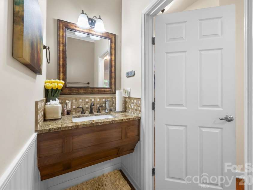 1914 Colony Line Court, Charlotte, NC 28210.  MLS# CAR4350441, YatesRealty ID 6119. 