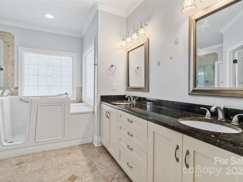 4070 Timber Crossing Drive, Rock Hill, SC 29730.  MLS# CAR4218347, YatesRealty ID 612. 