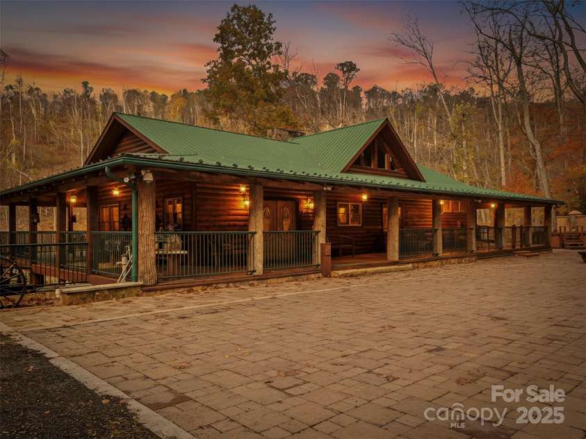 90 Rogers Creek Drive, Bakersville, NC 28705.  MLS# CAR4318662, YatesRealty ID 612. 