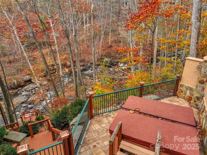 90 Rogers Creek Drive, Bakersville, NC 28705.  MLS# CAR4318662, YatesRealty ID 612. 