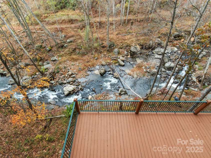 90 Rogers Creek Drive, Bakersville, NC 28705.  MLS# CAR4318662, YatesRealty ID 612. 