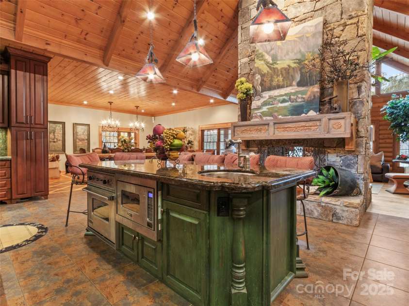 90 Rogers Creek Drive, Bakersville, NC 28705.  MLS# CAR4318662, YatesRealty ID 612. 